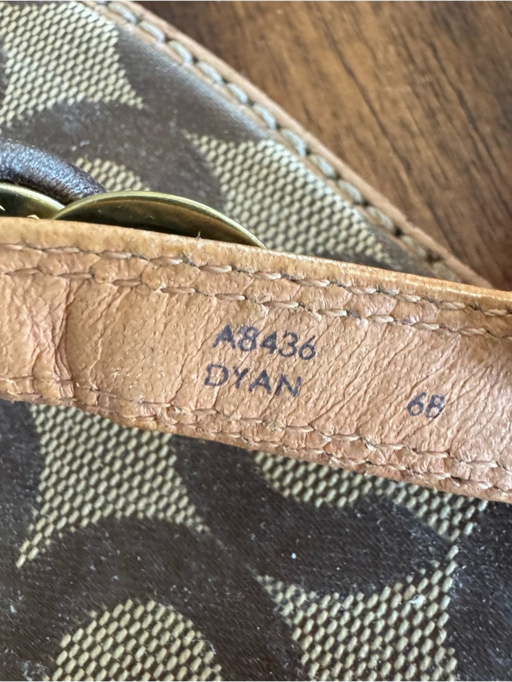 Coach Women’s Vintage Dyan Button‎ Jewel Flip Flop Sandals Size 6 Brown - Picture 6 of 7